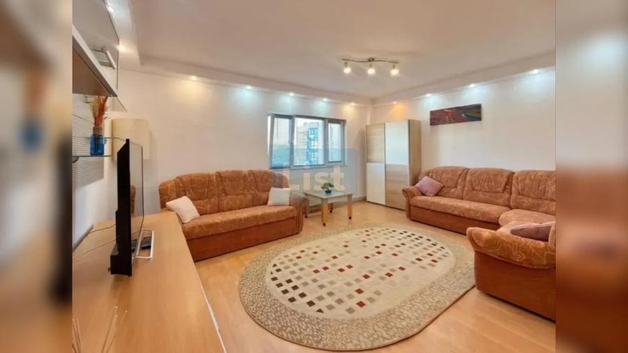 Apartament cu 3 camere semidecomandat în Plopilor