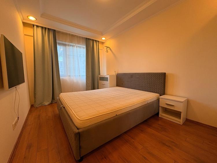 Apartament cu 3 camere decomandat, mobilat în Central