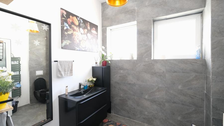 Casă individuală cu 26 camere cu Canalizare în Ultracentral