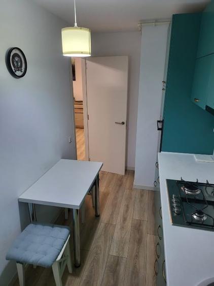 Apartament cu 2 camere semidecomandat, mobilat în Pantelimon