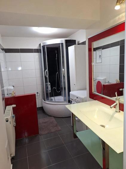 Apartament cu 2 camere decomandat în Schei