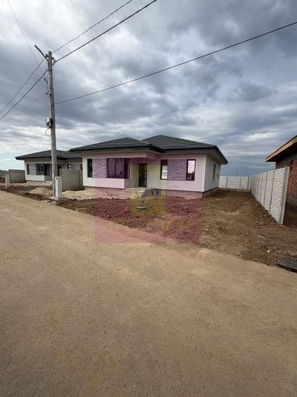 Casă noua 4 camere, apă, canalizare, gaze, asfalt, Dragomiresti Vale - 4