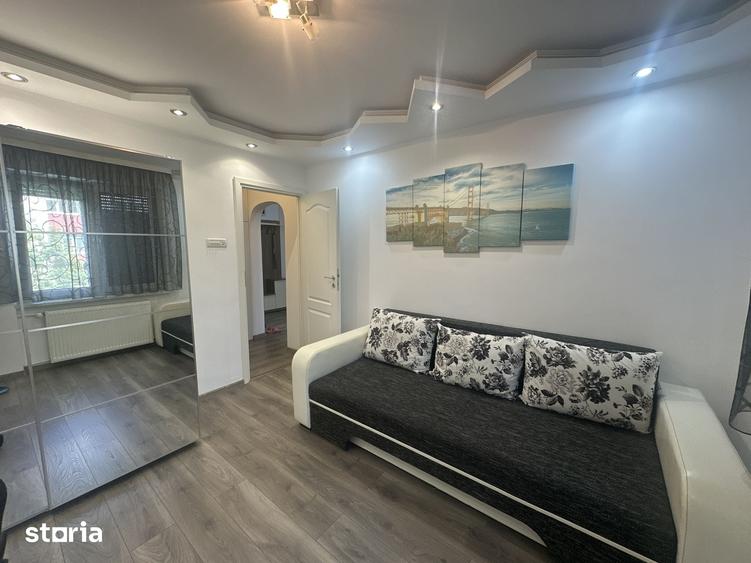 Apartament cu 4 camere în Berceni