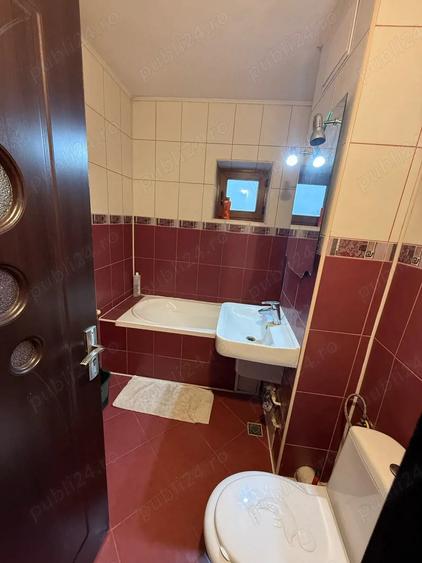 Apartament cu 3 camere decomandat în 9 Mai