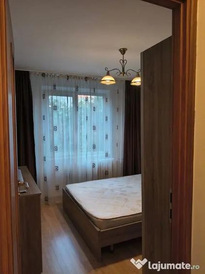 Apartament cu 3 camere decomandat în Lacul Tei