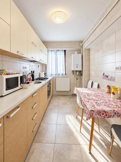 Apartament cu 2 camere decomandat în Micro 17