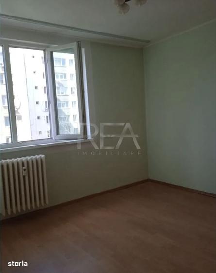 Apartament cu 3 camere semidecomandat în Drumul Taberei