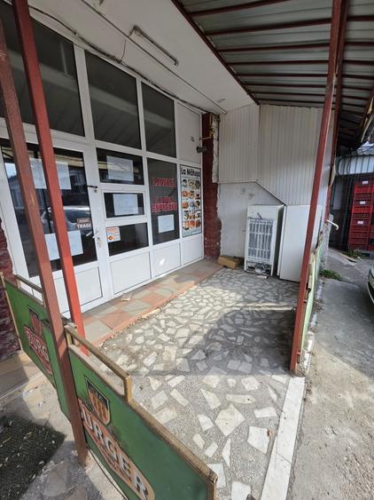 Spațiu comercial, de 30 mp, în Petros
