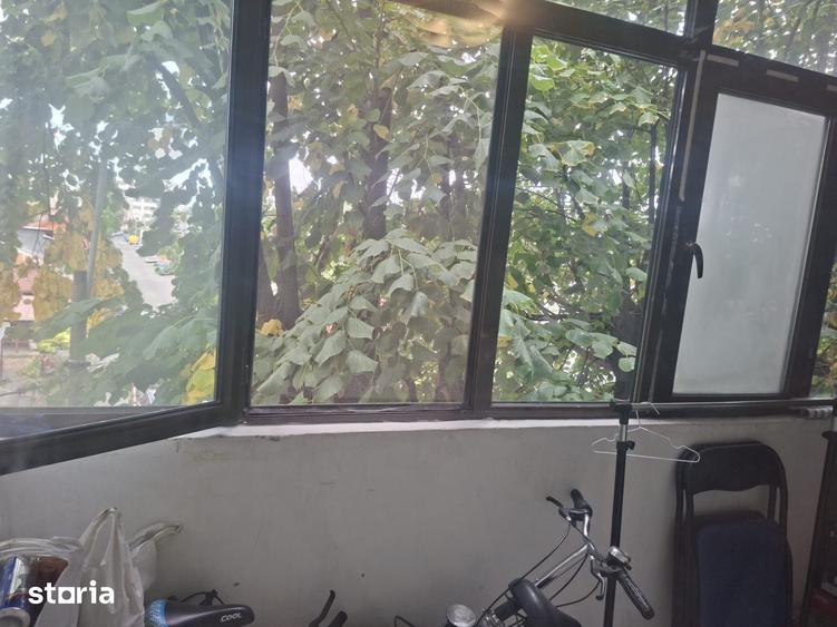 Apartament cu 3 camere decomandat în Democrației