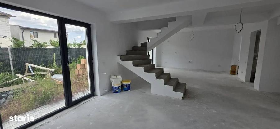 Casă cu 4 camere în Odăile