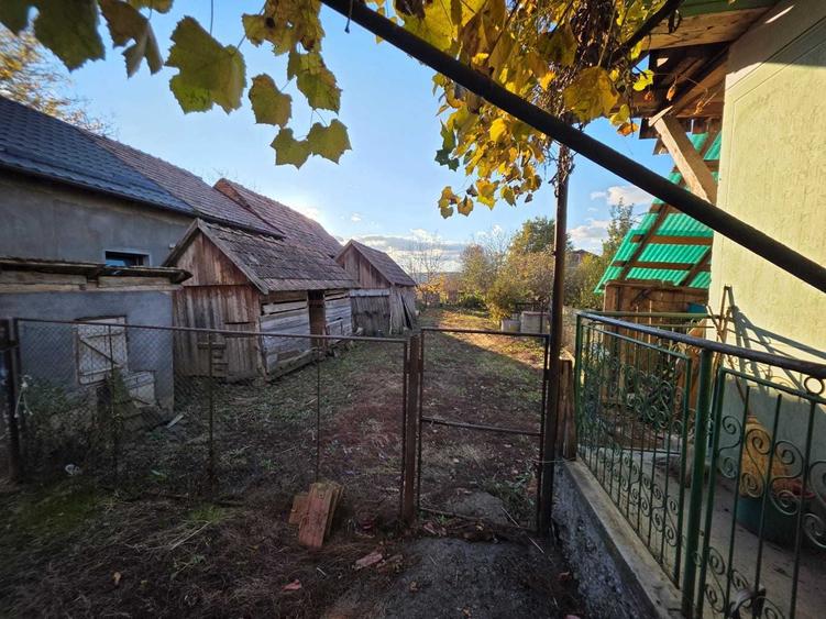 Casă cu 3 camere în Dumbrăvioara