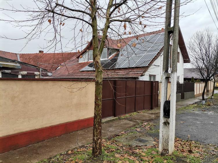 Casă cu 4 camere în Central