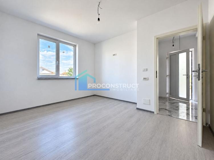 Duplex cu 3 camere cu Canalizare în Albina