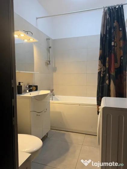 Garsonieră decomandată în Central