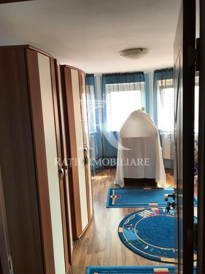 Casă individuală cu 5 camere cu Canalizare în Oncea