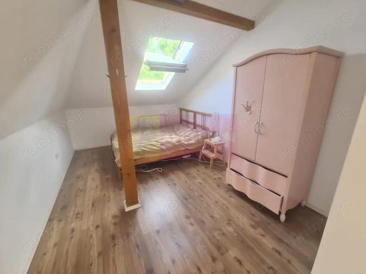 Casă cu 6 camere cu Teren 6600 Mp în Cornu