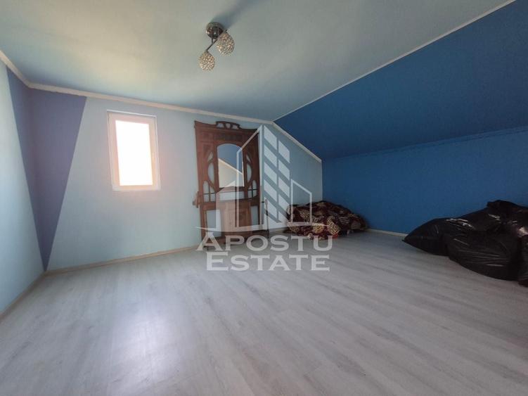 Casă individuală cu 6 camere cu Canalizare în Central