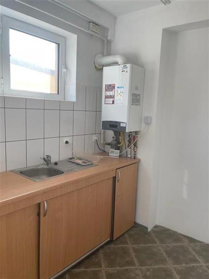 Casă individuală cu 5 camere cu Teren 220 Mp în Vitan