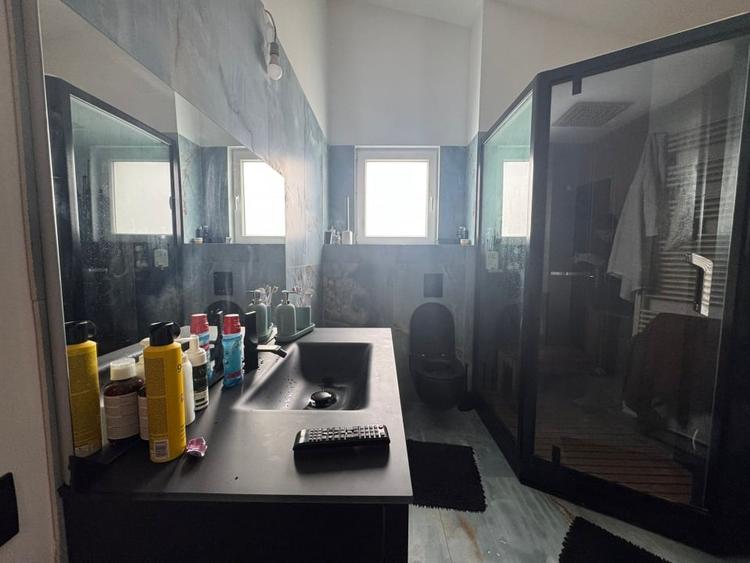 Apartament cu 4 camere decomandat, mobilat în Băneasa