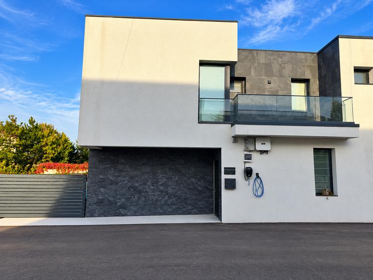 Duplex cu 4 camere cu Piscina în Corbeanca
