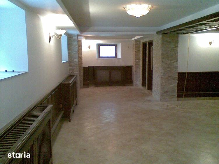 Spațiu comercial, de 200 mp, în Ultracentral