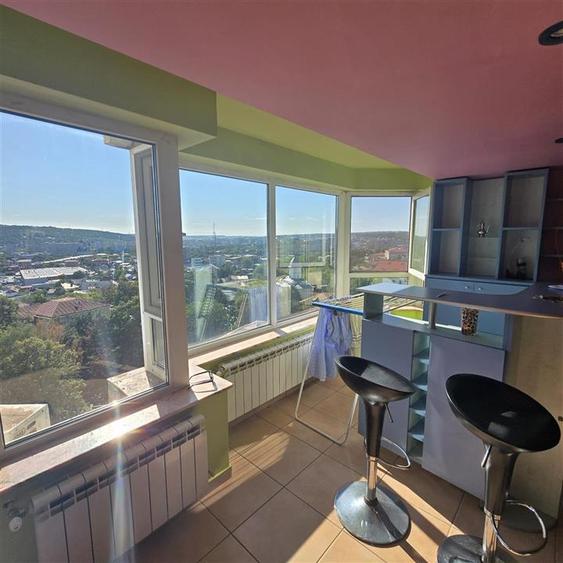 Apartament cu 3 camere decomandat în Alexandru cel Bun
