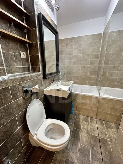 Apartament cu 3 camere semidecomandat, mobilat în Plopilor