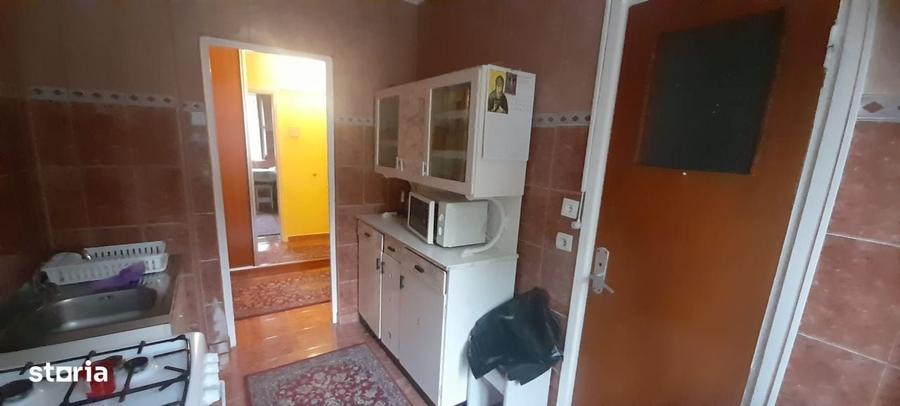 3 camere zona OZANA,metrou 1 decembrie 1918 la 10 min - 13