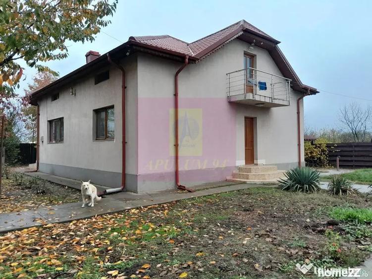 Casă cu 7 camere cu Teren 1500 Mp în Islaz