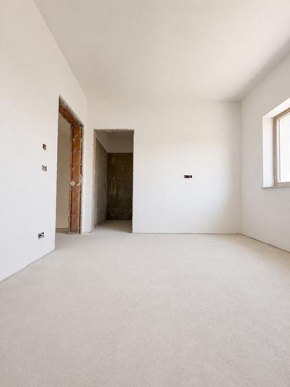 Duplex cu 4 camere cu Canalizare în Moșnița Nouă