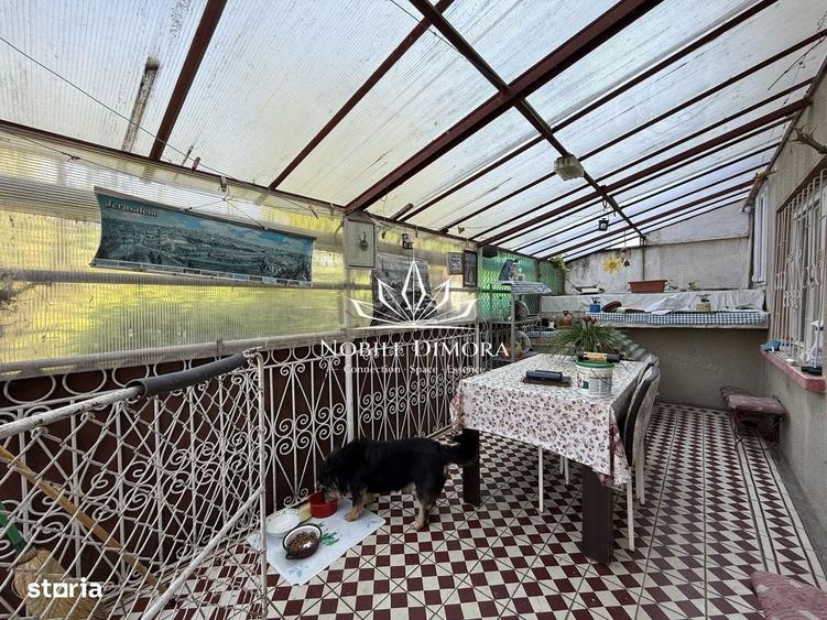 Casă cu 4 camere în Central