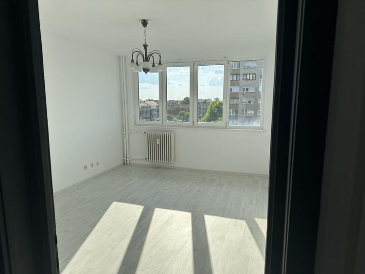 Apartament cu 2 camere decomandat în Podgoria