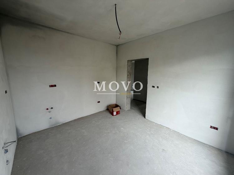 Duplex cu 4 camere cu Canalizare în Moșnița Nouă