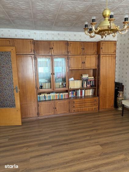 Apartament cu 3 camere decomandat în Giurgiului