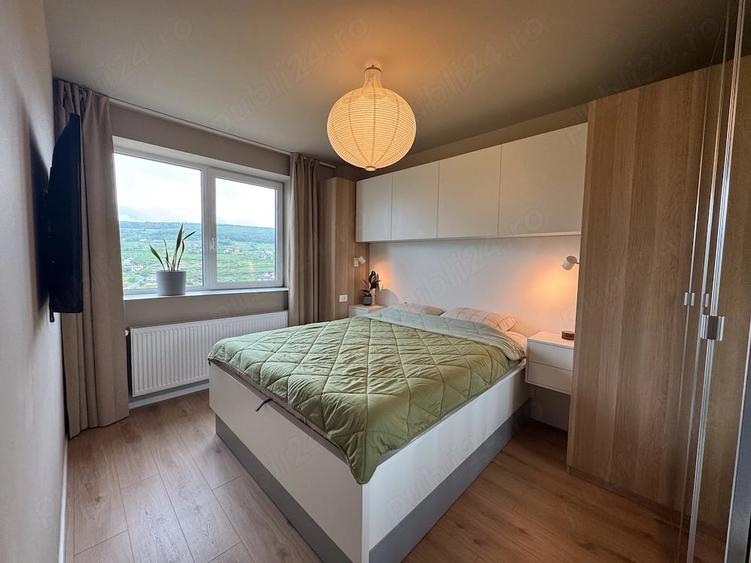 Apartament cu 3 camere semidecomandat în Chinteni