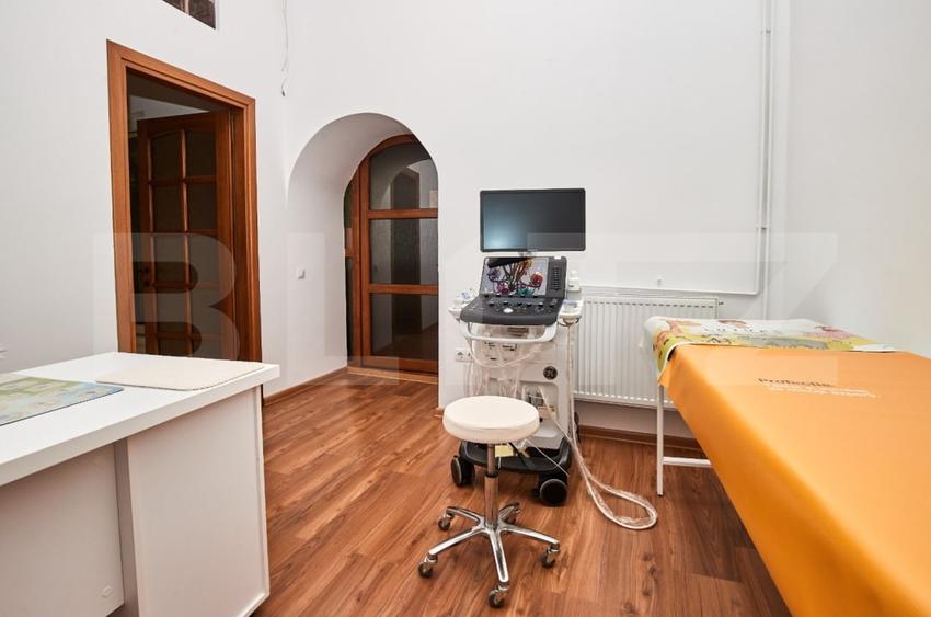 Casă individuală cu 7 camere cu Canalizare în Rudului