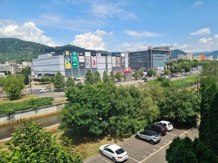 Apartament cu 2 camere decomandat în Exterior Vest