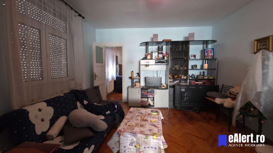 Casă cu 3 camere cu Garaj în Vatra Luminoasă