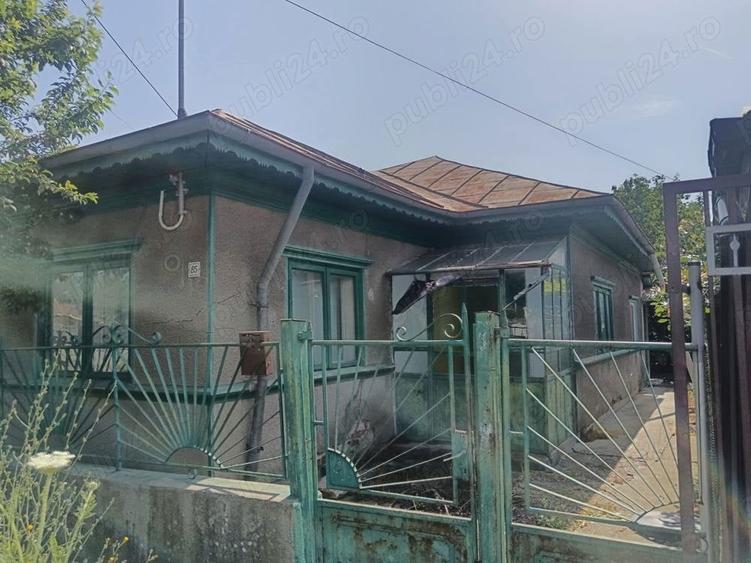 Casă cu 3 camere în Oltenița