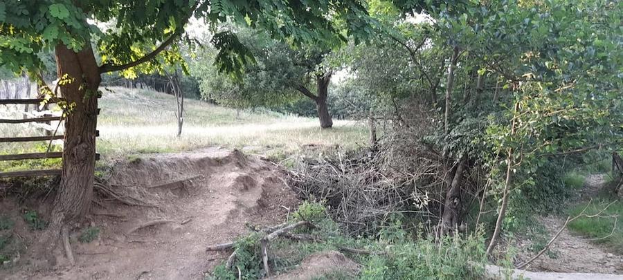 Teren de 2506 mp, în Romos