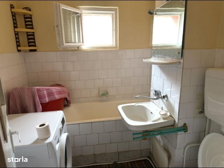 Apartament cu 3 camere decomandat în Micro 17