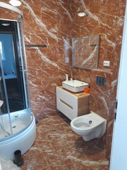 Apartament cu 3 camere decomandat în Florești