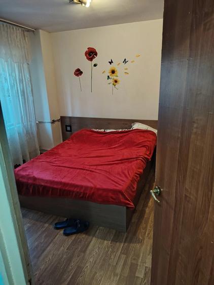 Apartament cu 3 camere în Olteniței