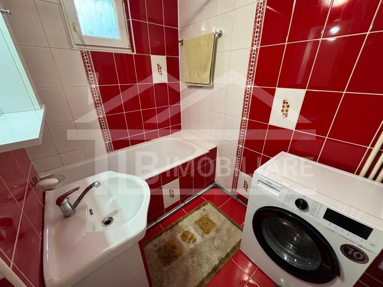 Apartament cu 3 camere decomandat în Cornișa