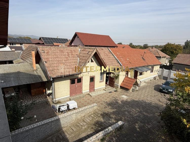 Casă individuală cu 10 camere cu Teren 4100 Mp în Vințu de Jos