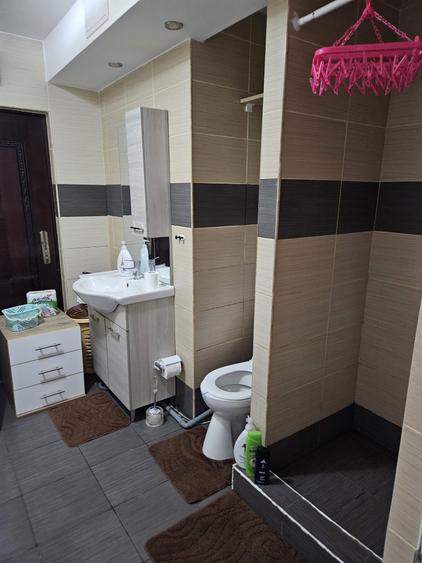 Apartament cu 3 camere decomandat în Mangalia