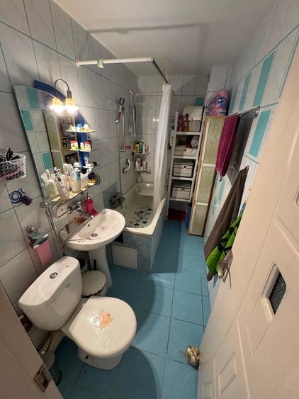 Apartament cu 3 camere decomandat în Nerva Traian