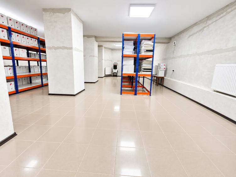 Spațiu comercial, de 607 mp, în Central