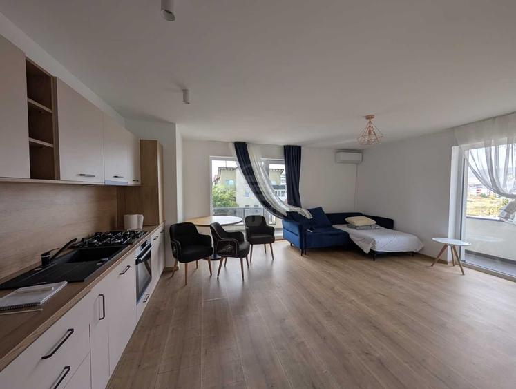 Apartament cu 3 camere semidecomandat în Florești