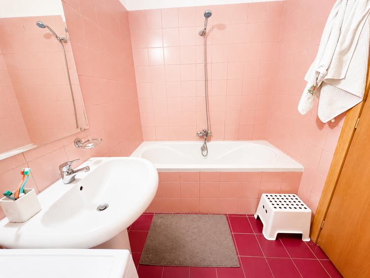 Apartament cu 2 camere decomandat în Tineretului